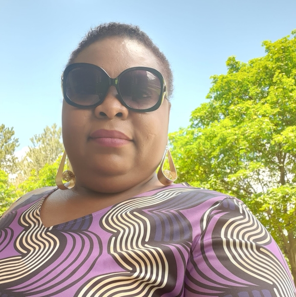 Meet your Posher, Faye - Picture 1 of 1